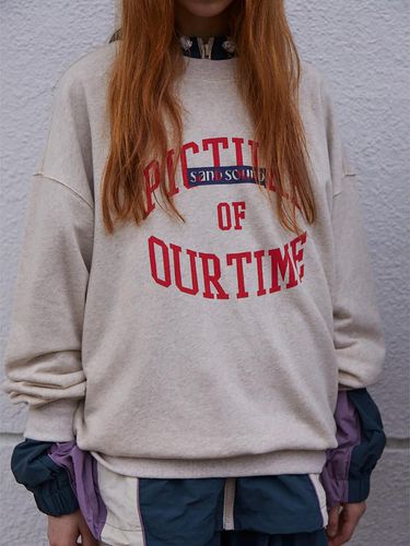 Oval Lettering Graphic Sweatshirt (MS3841A100) - SAND SOUND - Modalova