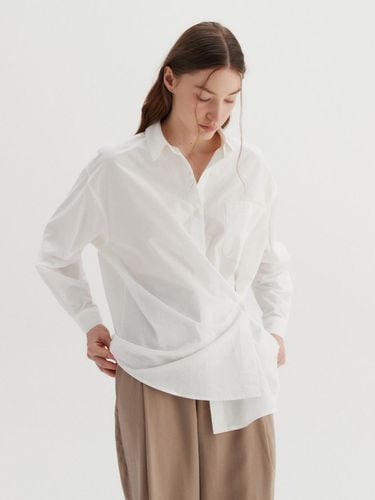 Asymmetrical Shirt_WHITE - Fine O’ Kind - Modalova