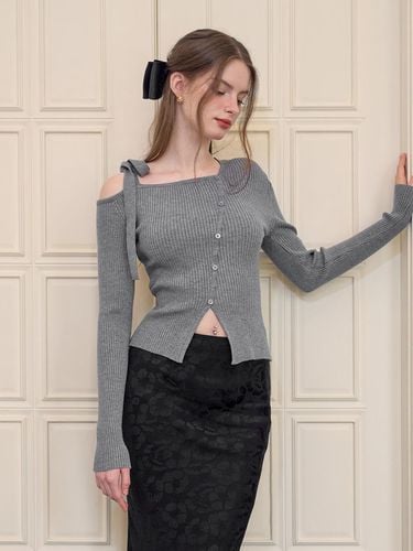 MARY Cutout Knit Top_GREY - Lang&Lu - Modalova