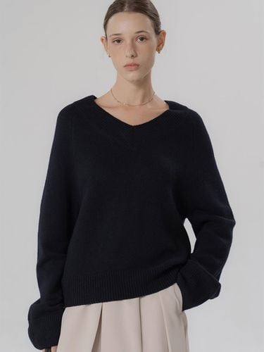 Julia V-Crop Knitwear_Navy - UMER - Modalova