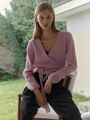 MARRIEN boucle wool wrap cardigan_Peony - MANNON - Modalova