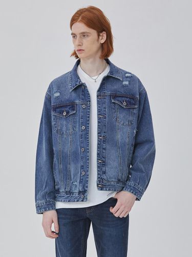 DENIM DESTROYED OVER FIT TRUCKER JACKET - RYUL + WAI: - Modalova