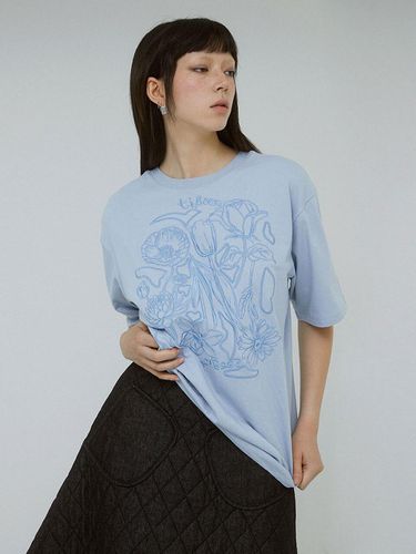 FLOWER EMBROIDERY T-SHIRT BL - tibaeg - Modalova