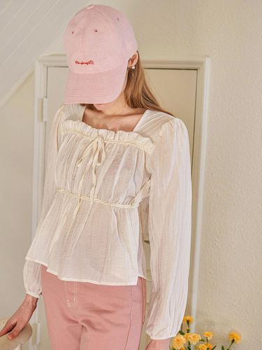 Begonia Frill Blouse - PANDORAFIT - Modalova