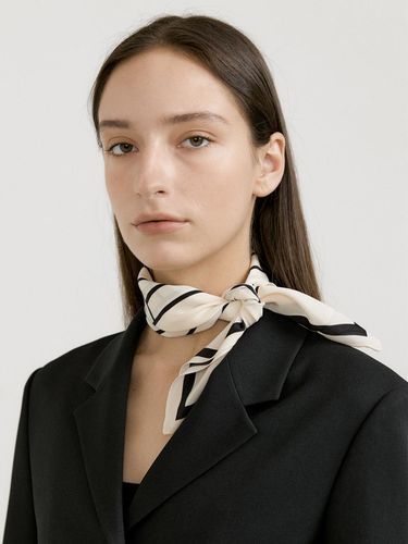 GRAPHIC SILK SCARF - octette - Modalova