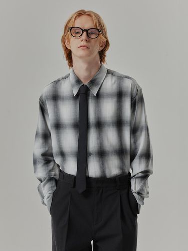 COUTURE] Ombre checkered over fit shirt - MIND BRIDGE MEN - Modalova