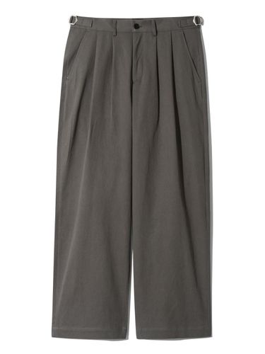 Berlin two-tuck wide chino pants - BASEMOMENT - Modalova