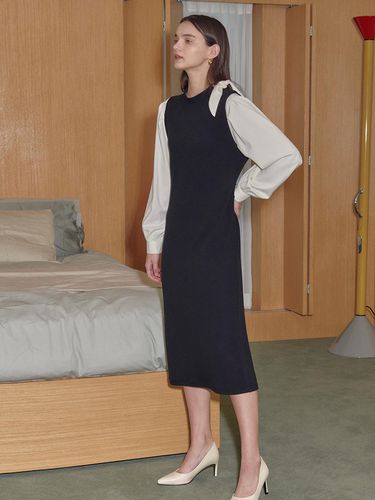 Neck Ribbon Detail Knit Dress_black - GANISONG - Modalova