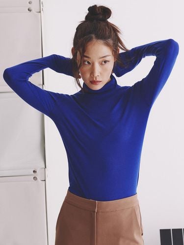 Vivi Turtle Neck T-shirt_blue - GANISONG - Modalova