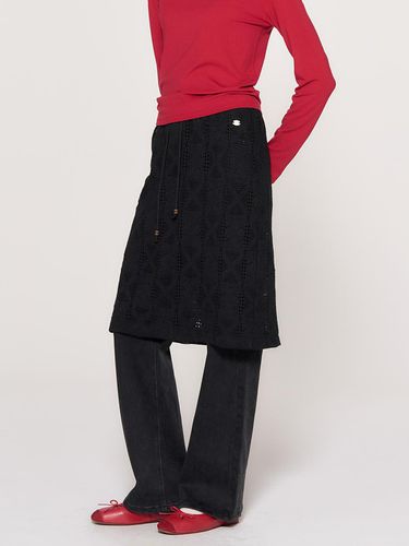 Crochet Layered BANDING Skirt [BLACK] / WBD3L13509 - GENERAL IDEA - Modalova