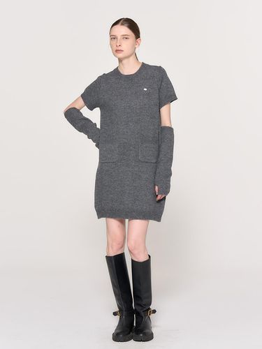 Armour Half Knitwear dress [CHARCOAL] / WBD3L44550 - GENERAL IDEA - Modalova