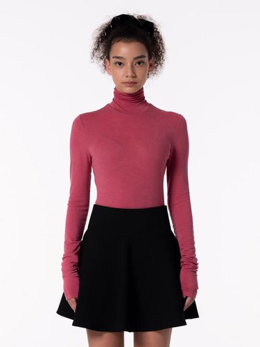 SOFT SLIM WOOL HIGH TURTLE NECK TOP - MAKE A TOAST - Modalova