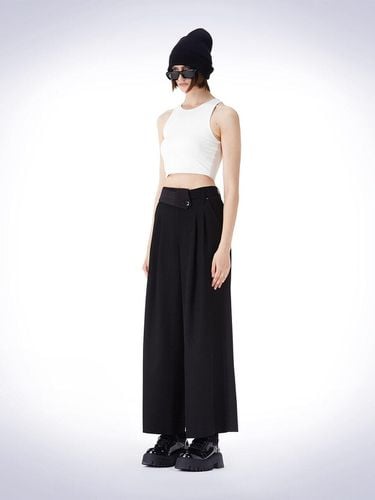 WAIST POINT TWO-TUCK WIDE PANTS - HAUS 072C - Modalova