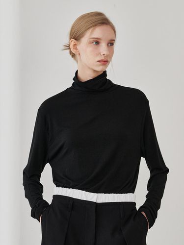 Loose Fit Turtleneck T-Shirts - Nouve - Modalova