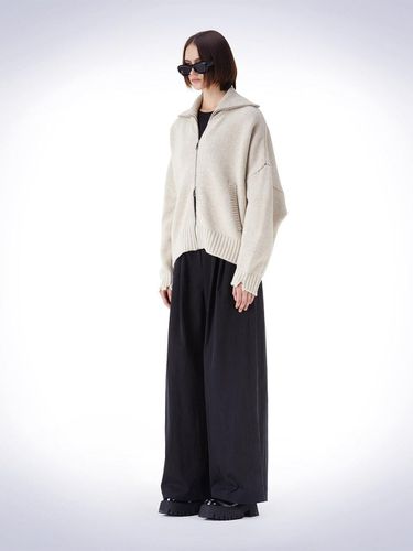 DAMAGE HIGH-NECK KNIT CARDIGAN - HAUS 072C - Modalova