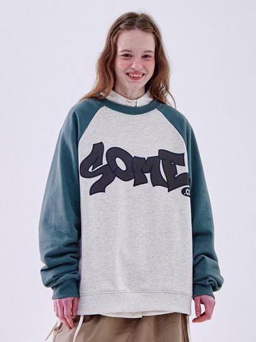 SOME.COM Graffiti Color Block Raglan Sweatshirt - SOMEPLACE - Modalova