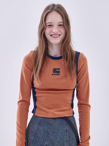 Sporty logo cropped long sleeve T-Shirt_Orange - SOMEPLACE - Modalova