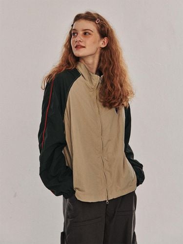 Color Block Logo Windbreaker Jacket_Beige - SOMEPLACE - Modalova