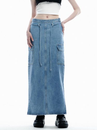 Strap point cargo maxi denim skirt - SOMEPLACE - Modalova