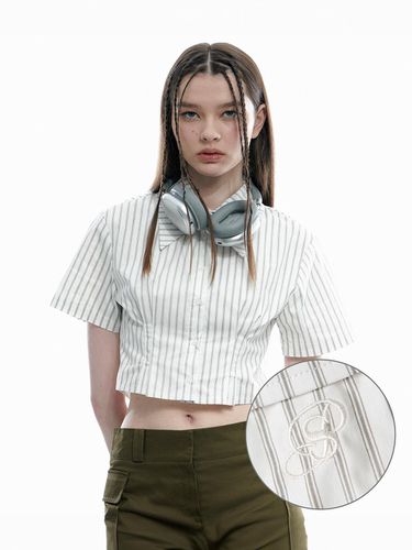 Stripe Cropped Short Sleeve Shirt - SOMEPLACE - Modalova