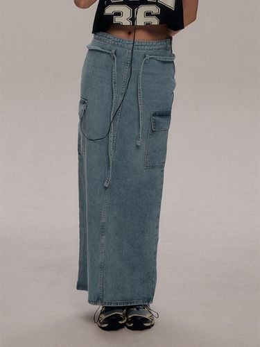 Strap point cargo maxi denim skirt - SOMEPLACE - Modalova