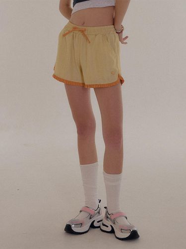 Contrast Frill Stripe Banding Shorts _Yellow - SOMEPLACE - Modalova