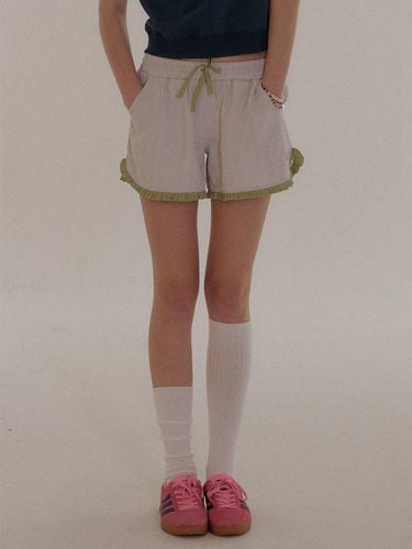 Contrast Frill Stripe Banding Shorts_Green - SOMEPLACE - Modalova