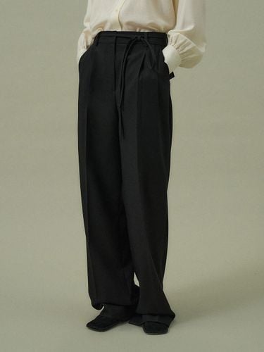 Strap Two-tuck Pants[LMBDAUPT502] - Lamerei - Modalova