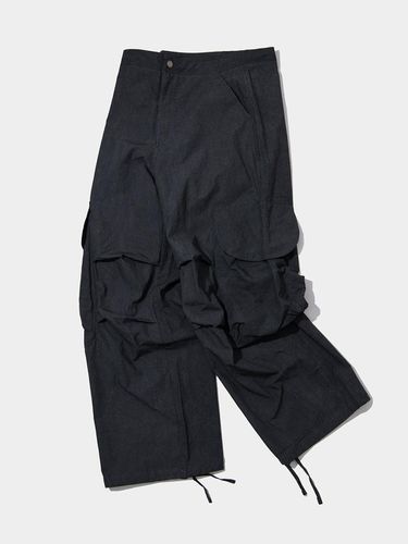 Multi-pocket pigment-dyed cargo wide pants_Black - SOMEPLACE - Modalova