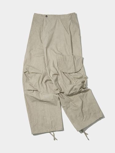 Multi-pocket pigment-dyed cargo wide pants_Beige - SOMEPLACE - Modalova