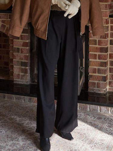 Strap button slacks - black - Amour moier - Modalova