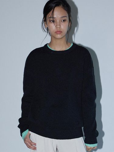 BASIC WOOL KNIT PULLOVER BLACK - michikolondon - Modalova