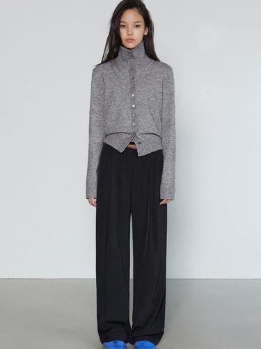 TWO PINTUCK WIDE SLACKS BLACK - michikolondon - Modalova