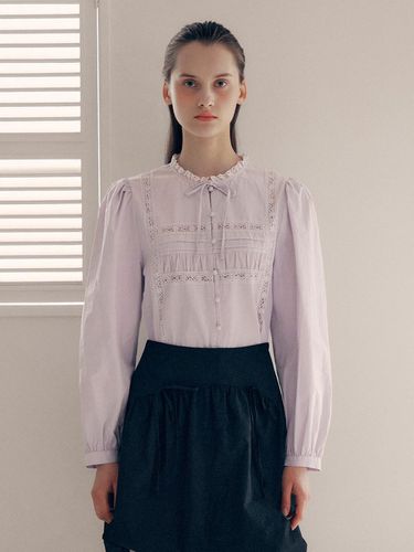 High Neck Frill Blouse - Lavender - ROLAROLA - Modalova