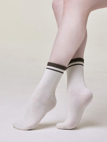 Point Stripe Ribbed Quarter Socks - HUGDAY - Modalova