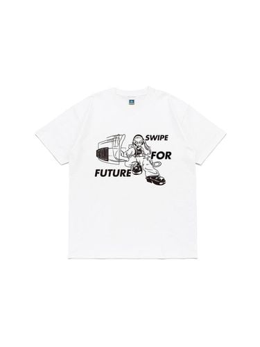 SWIPE 4 FUTURE TEE (WHITE) - Net Social Club - Modalova