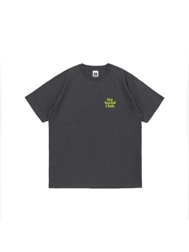 VIVID SMALL LOGO TEE (CHARCOAL) - Net Social Club - Modalova