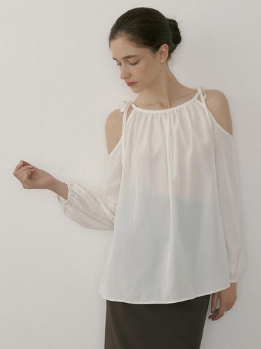 MOR CUTOUT SHIRRING RIBBON BLOUSE - REORG - Modalova