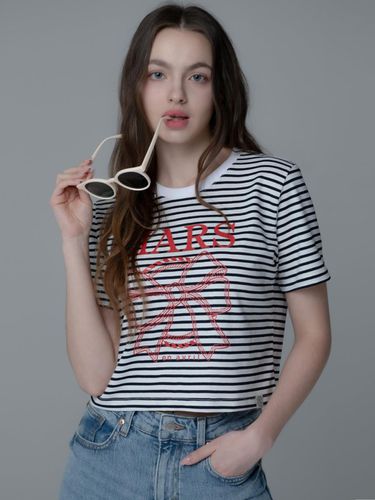 RIBBON CHAIN STRIPE CROP TSHIRT_NAVY RED - mars en avril - Modalova