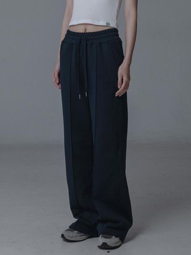 CLOVER PINTUCK SWEAT PANTS_NAVY - mars en avril - Modalova