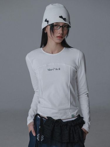 PINTUCK LOGO SPAN TSHIRT_WHITE - mars en avril - Modalova