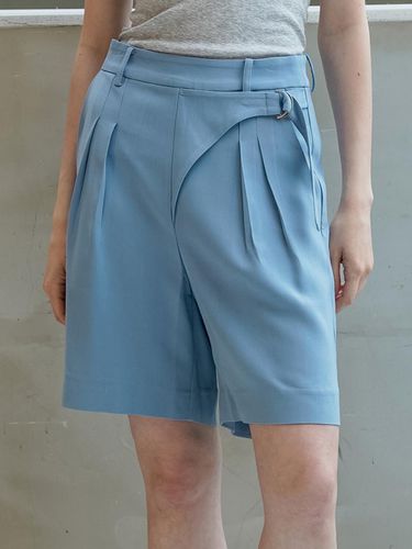 TIE 2-TUCK BERMUDA SHORTS_SKY BLUE - NOIXTE - Modalova