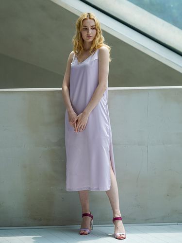 PURE SLEEVELESS DRESS _ purple - NOIXTE - Modalova