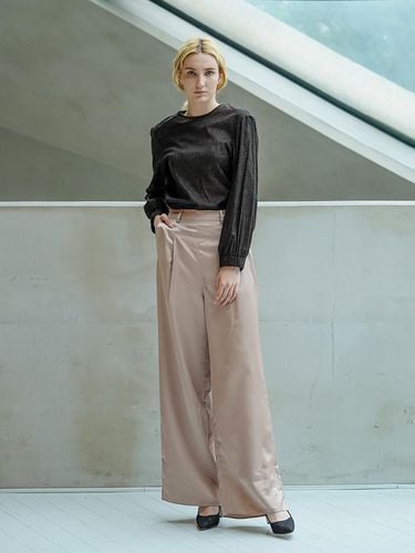 WIDE FIT BACK BANDING SLACKS_GOLD - NOIXTE - Modalova