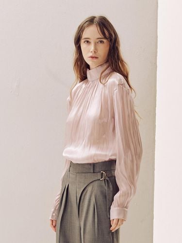 SEE-THROUGH HIGH-NECK SHIRRING BLOUSE_pink - NOIXTE - Modalova