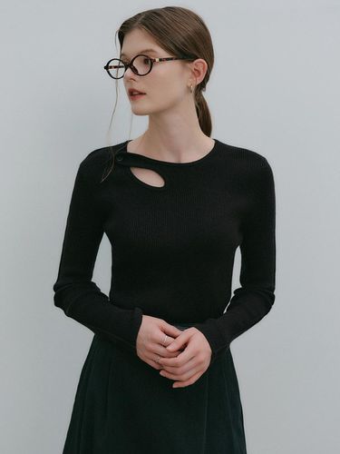 Adora Cut-Out Slim Knitwear_Black - LOOKAST - Modalova