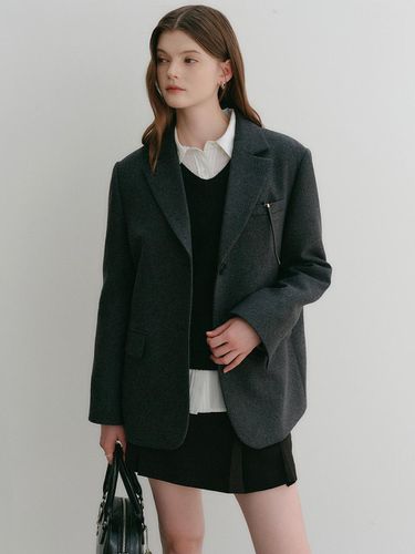 Bollet Cash Semi-Oversized Fit Jacket_Charcoal / B - LOOKAST - Modalova