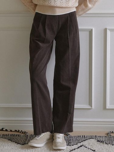 Daily Two Tuck Corduroy Pants - Brown - NONLOCAL - Modalova