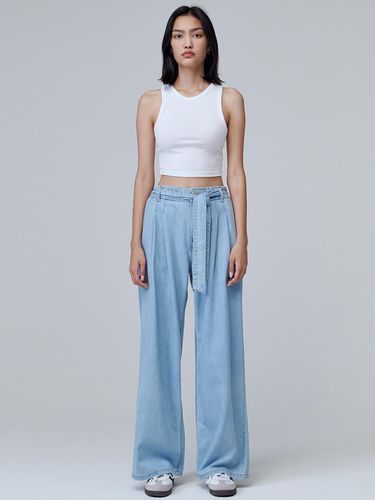 Two tuck belded wide denim pants - MaLoupe - Modalova