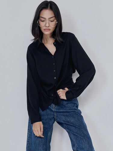 Volume Line Blouse (Black) - MaLoupe - Modalova